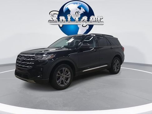 Used 2025 Ford Explorer Active w/ Active Comfort Package image 4