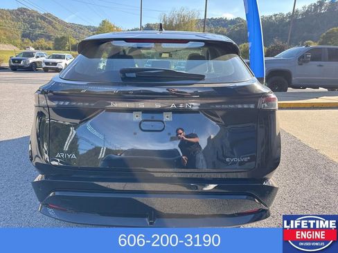 Used 2023 Nissan Ariya FWD image 9