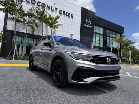 Used 2023 Volkswagen Tiguan SE R-Line image 30
