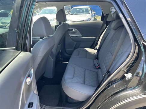 Used 2019 Kia Niro FE FWD image 10