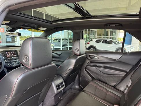 Used 2024 Chevrolet Equinox RS FWD image 24