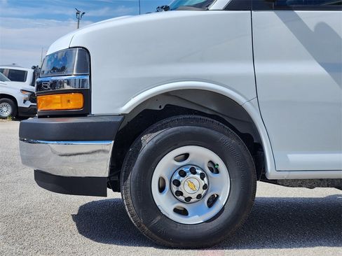 New 2025 Chevrolet Express 3500 LT w/ LT Preferred Equipment Group image 5