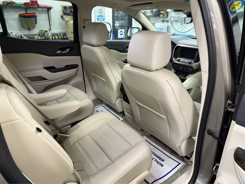 Used 2023 GMC Acadia Denali w/ Denali Technology Package image 28