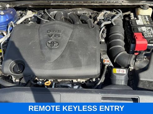 Used 2018 Toyota Camry XLE w/ Protection Package (Q2) FWD image 11