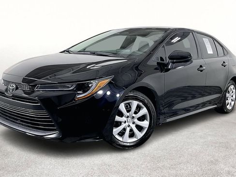 Used 2025 Toyota Corolla LE image 15