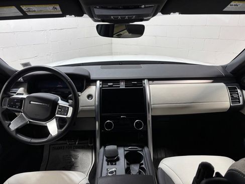Used 2023 Land Rover Discovery S R-Dynamic image 35