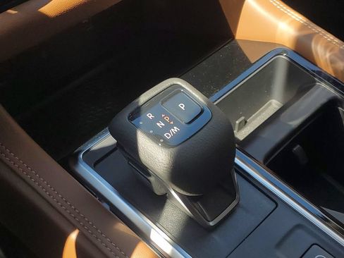 Used 2025 Nissan Pathfinder Platinum w/ Cargo Package FWD image 33
