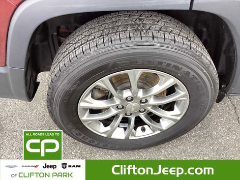 Certified 2020 Jeep Cherokee Latitude Plus w/ Cold Weather Group image 29