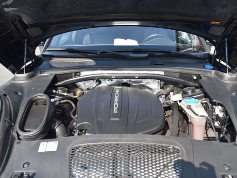 Used 2017 Porsche Macan AWD/4WD image 26