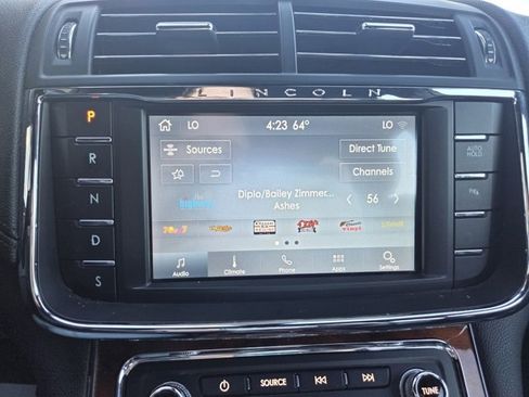 Used 2020 Lincoln Continental image 16