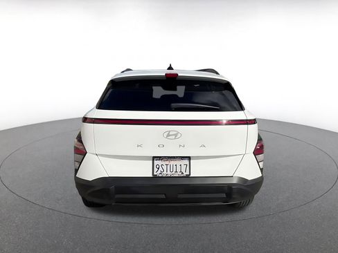 Used 2025 Hyundai Kona SEL image 11