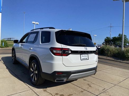 Used 2023 Honda Pilot Touring image 9