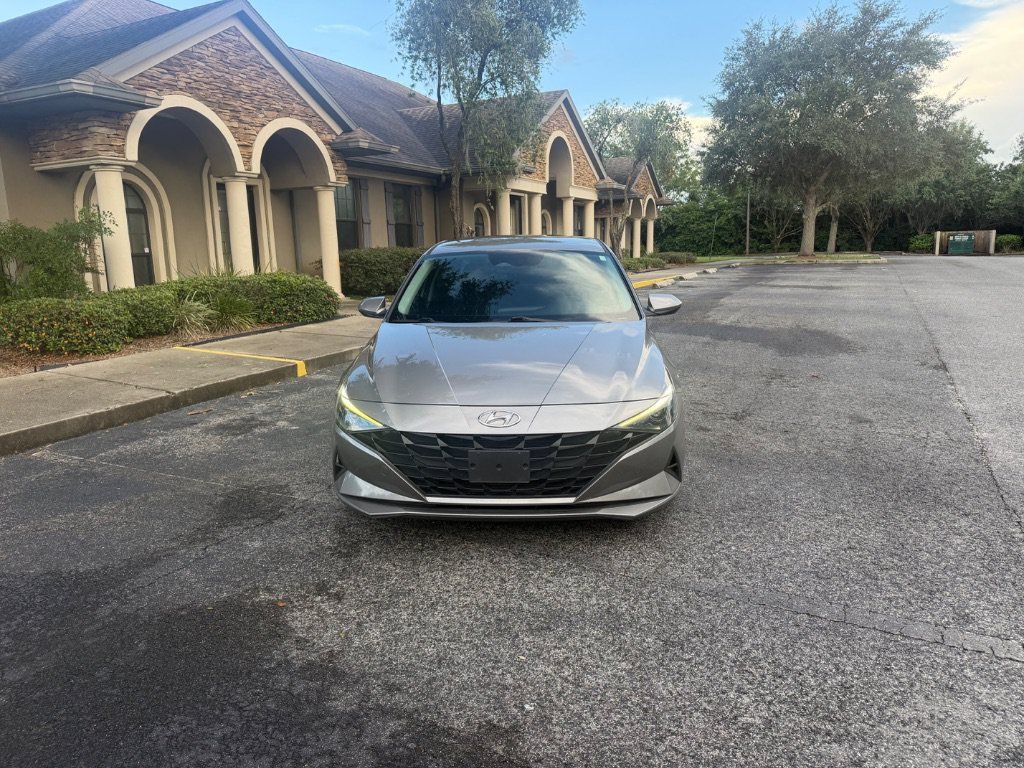 Used 2021 Hyundai Elantra SEL w/ Cargo Package FWD image 5