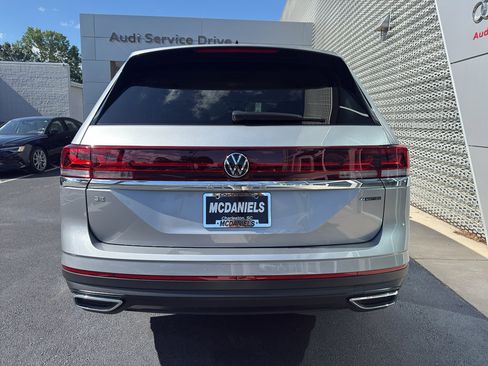 Used 2026 Volkswagen Atlas SE AWD/4WD image 4