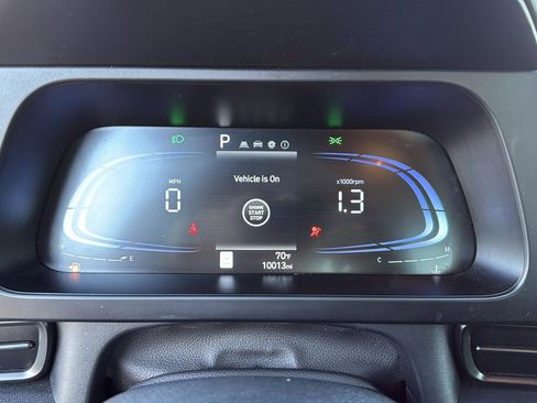 Used 2025 Hyundai Elantra Sport image 14