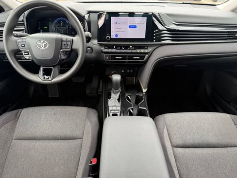 Used 2025 Toyota Camry LE FWD image 25