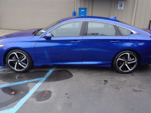 Used 2020 Honda Accord Sport image 3