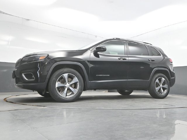 Used 2019 Jeep Cherokee Limited AWD/4WD image 28