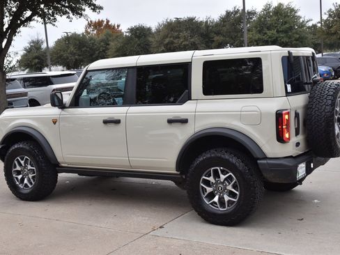 Certified 2025 Ford Bronco Badlands image 11