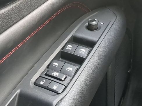 Used 2025 Jeep Compass Trailhawk w/ Trailhawk Convenience Group AWD/4WD image 27