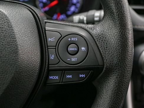 Used 2022 Toyota RAV4 XLE image 34