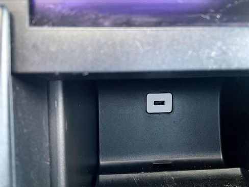 Used 2019 Chevrolet Suburban LT w/ LT Signature Package image 15