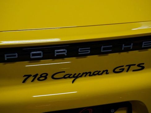 Used 2019 Porsche 718 Cayman RWD image 58
