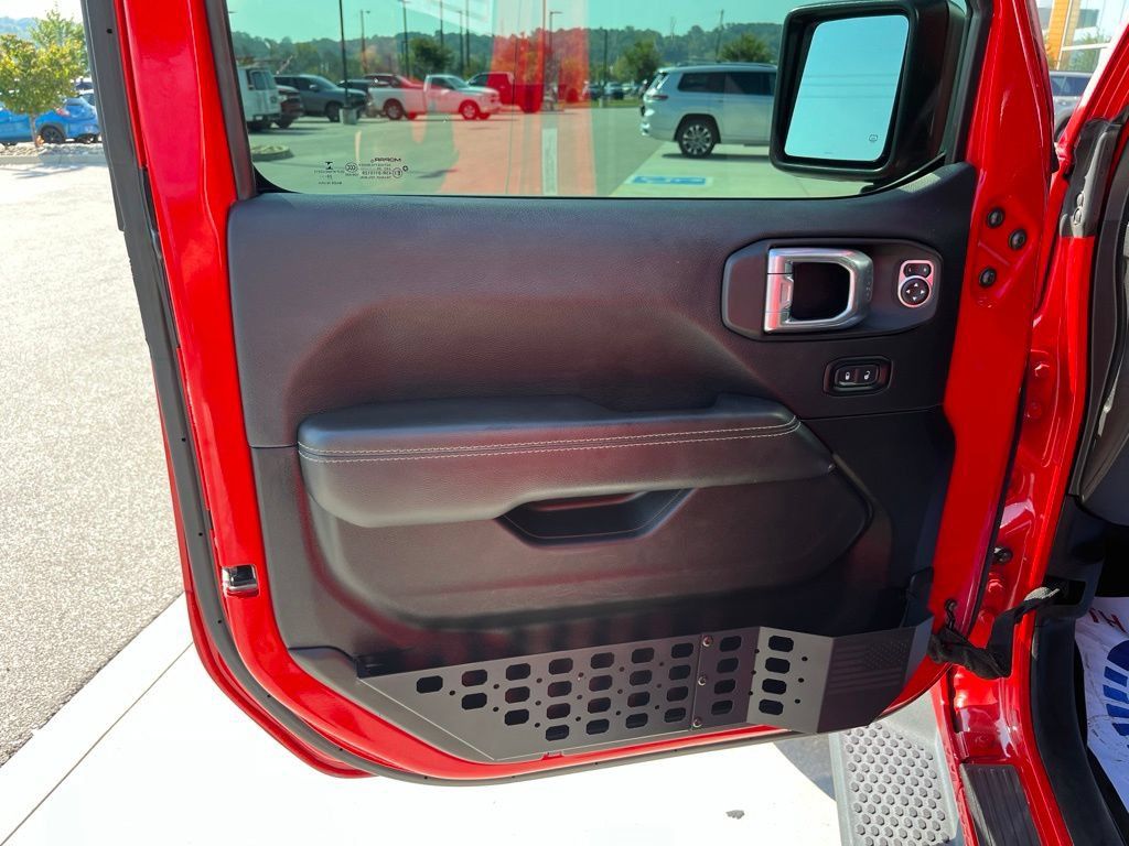 Used 2021 Jeep Wrangler Unlimited Sahara AWD/4WD image 7