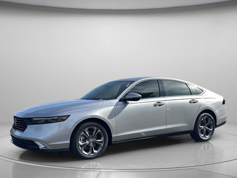New 2025 Honda Accord EX-L image 2