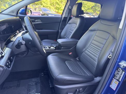 Used 2025 Kia Sportage SX AWD/4WD image 5