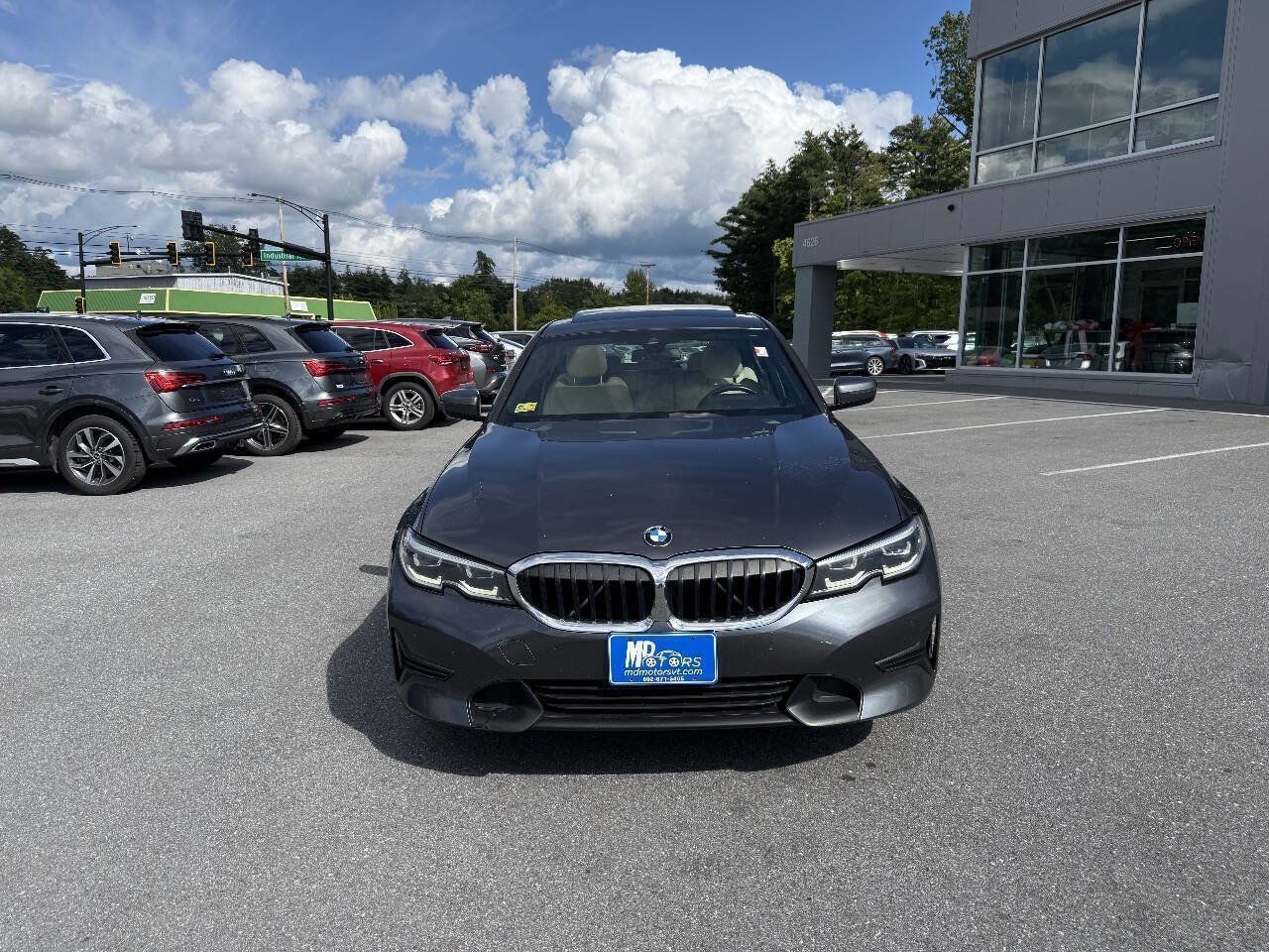Used 2020 BMW 330i xDrive Sedan w/ Convenience Package AWD/4WD image 3