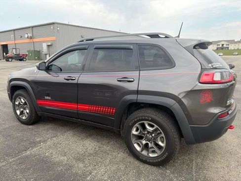 Used 2019 Jeep Cherokee Trailhawk AWD/4WD image 7