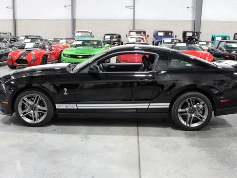 Used 2010 Ford Mustang Shelby GT500 image 13