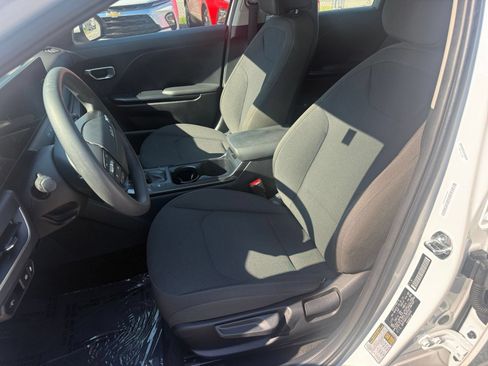 Used 2026 Kia K4 FWD image 36