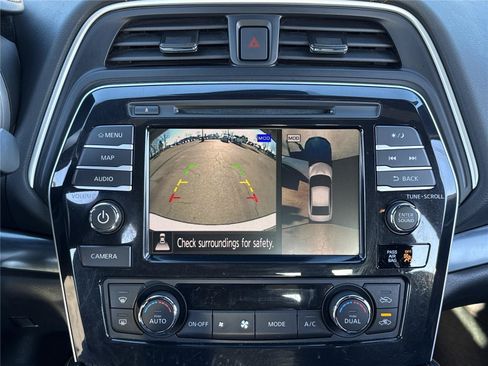 Used 2023 Nissan Maxima SR w/ Sport Mat Group FWD image 5