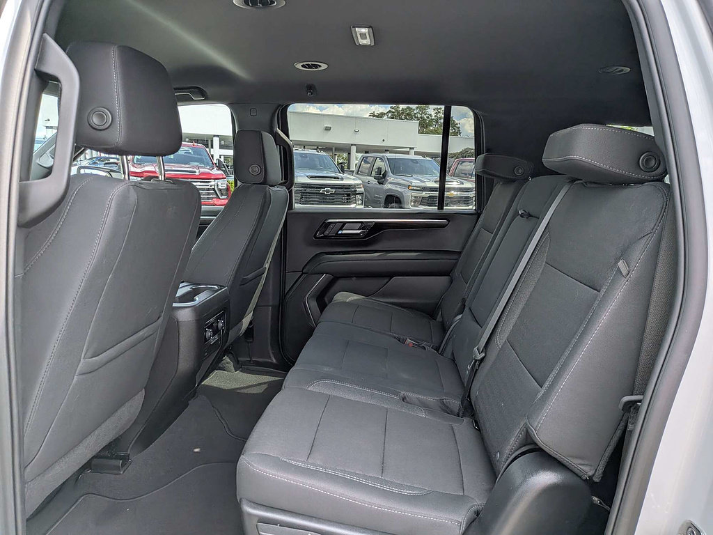Certified 2025 Chevrolet Suburban LS AWD/4WD image 13