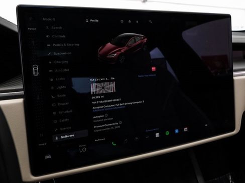 Used 2021 Tesla Model S Plaid image 25