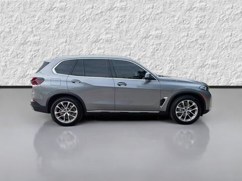 Used 2024 BMW X5 xDrive40i w/ Premium Package AWD/4WD image 2