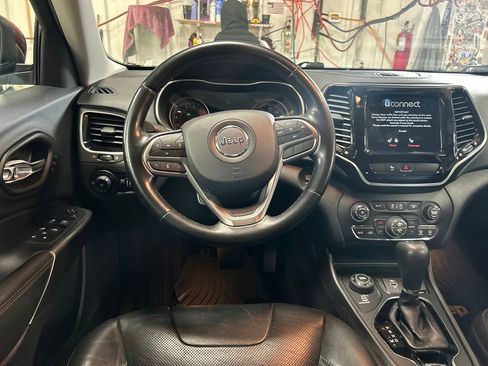 Used 2020 Jeep Cherokee Limited image 16