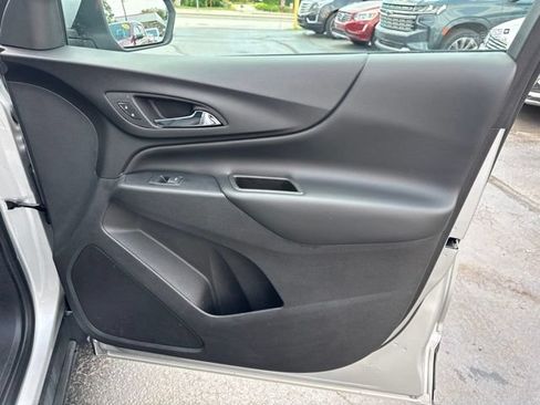 Used 2020 Chevrolet Equinox LT w/ Driver Convenience Package FWD image 27