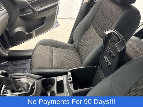 Used 2017 Nissan Rogue S image 19