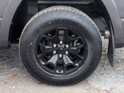 Certified 2021 RAM 1500 Laramie image 14