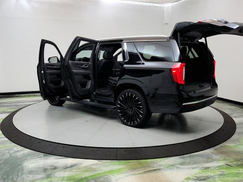 Used 2022 GMC Yukon Denali w/ Denali Premium Package AWD/4WD image 12