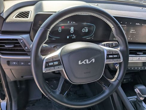 Used 2025 Kia Telluride S FWD image 23