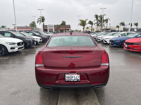 Certified 2023 Chrysler 300 Touring w/ Sport Appearance Package image 7
