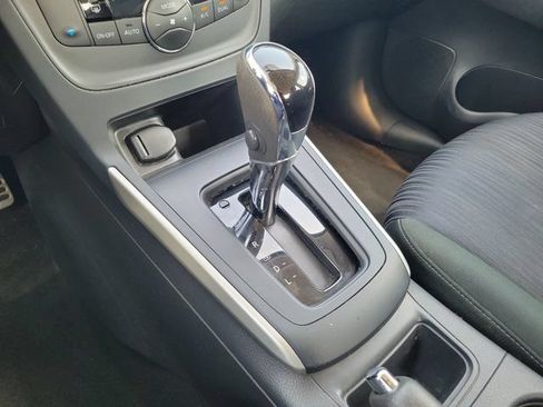 Used 2019 Nissan Sentra SV w/ Special Edition Package FWD image 33