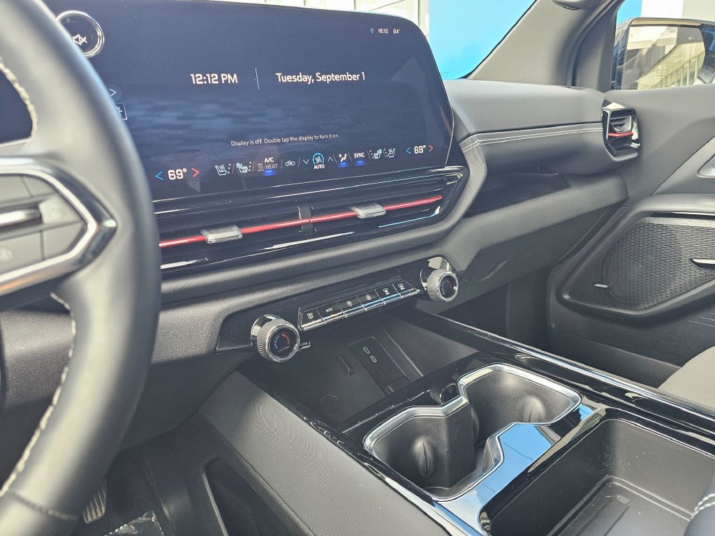 Used 2026 Chevrolet Silverado EV Trail Boss AWD/4WD image 32