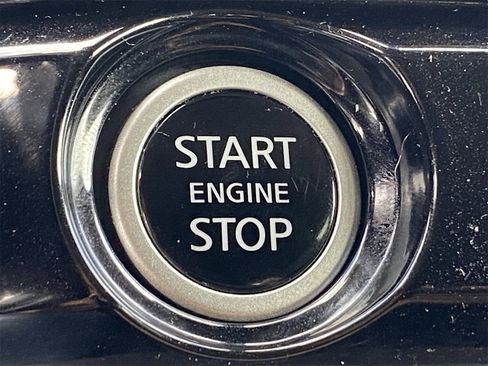 Used 2022 Nissan Pathfinder SL w/ Lighting Package (N92) image 29