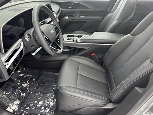 New 2025 Cadillac Lyriq Luxury image 5