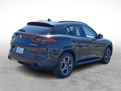 Used 2023 Alfa Romeo Stelvio Sprint AWD/4WD image 5